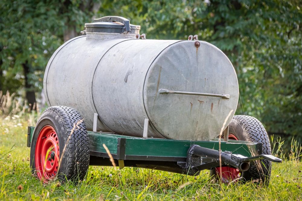 Tankvagn: En nyckelkomponent i jordbruk och industri